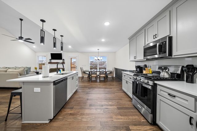 1601 Collins View Way, Clarksville, TN 37043