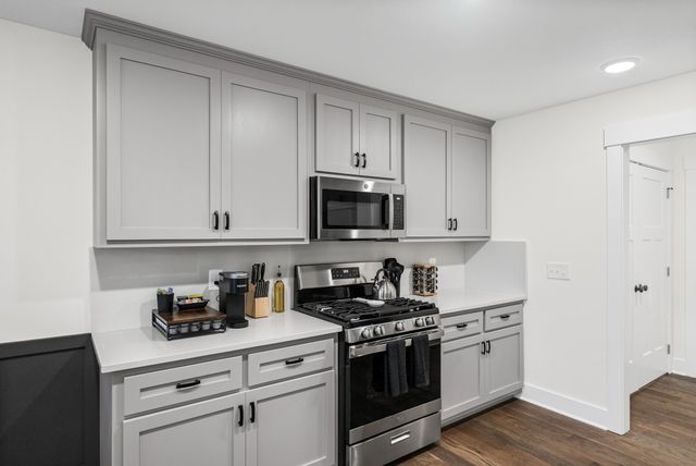 1601 Collins View Way, Clarksville, TN 37043