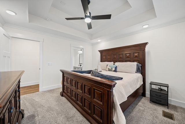 1601 Collins View Way, Clarksville, TN 37043