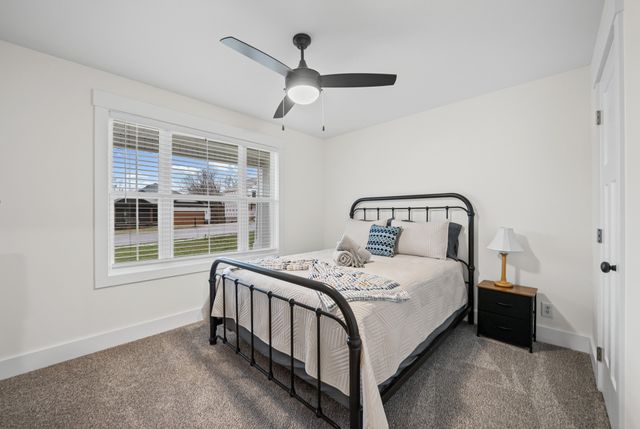 1601 Collins View Way, Clarksville, TN 37043
