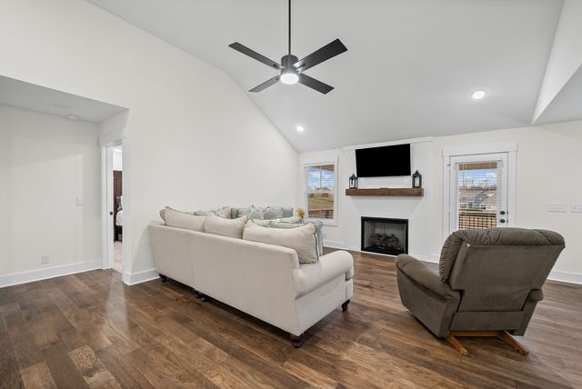 1601 Collins View Way, Clarksville, TN 37043