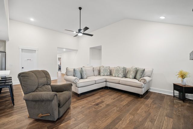1601 Collins View Way, Clarksville, TN 37043