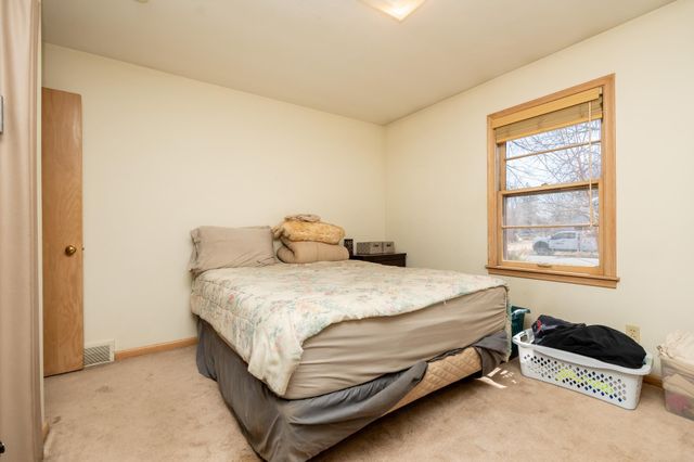 709 Shakopee Avenue E, Shakopee, MN 55379