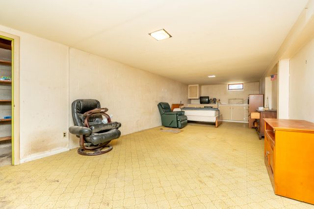 709 Shakopee Avenue E, Shakopee, MN 55379