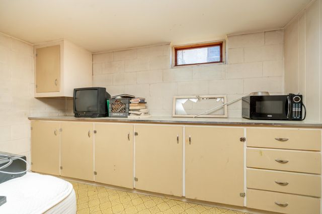 709 Shakopee Avenue E, Shakopee, MN 55379