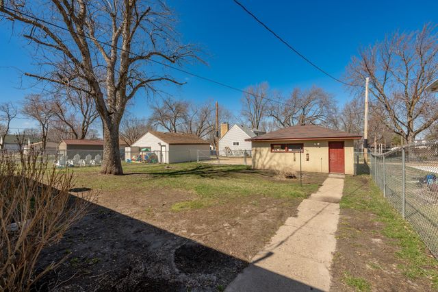 709 Shakopee Avenue E, Shakopee, MN 55379