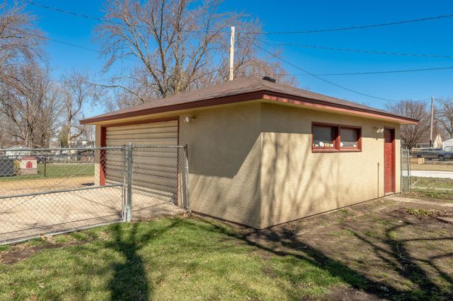 709 Shakopee Avenue E, Shakopee, MN 55379