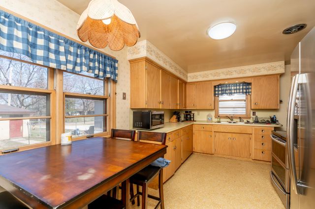 709 Shakopee Avenue E, Shakopee, MN 55379