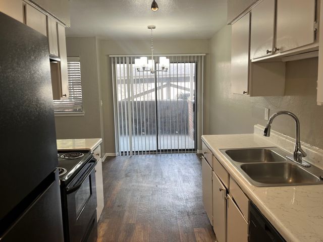 1122 Millview Drive 1103, Arlington, TX 76012