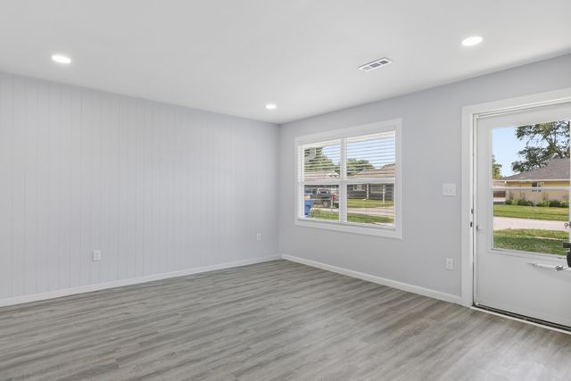 1202 DORENE Boulevard, Carter Lake, IA 51510
