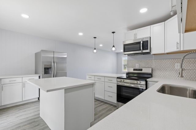 1202 DORENE Boulevard, Carter Lake, IA 51510
