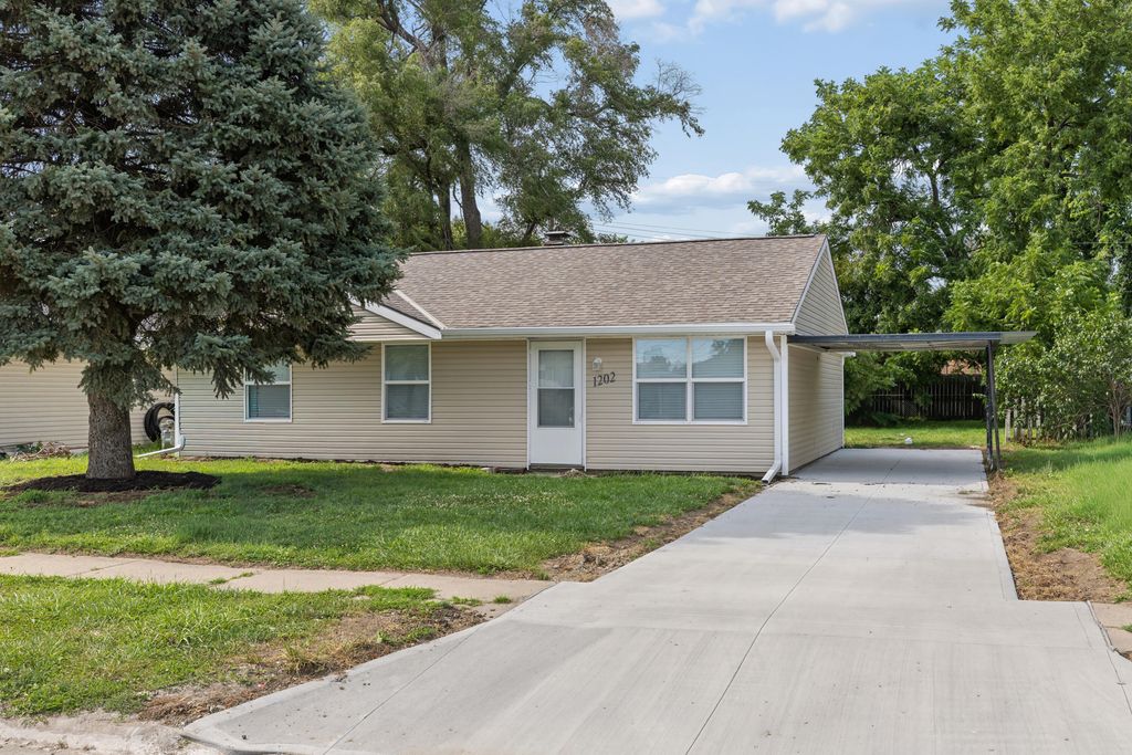1202 DORENE Boulevard, Carter Lake, IA 51510