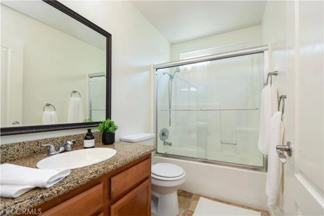 530 Calle Montecito, Oceanside, CA 92057