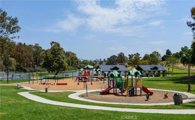 530 Calle Montecito, Oceanside, CA 92057