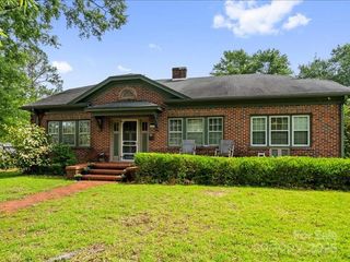 430 3rd Street, Cheraw, SC 29520