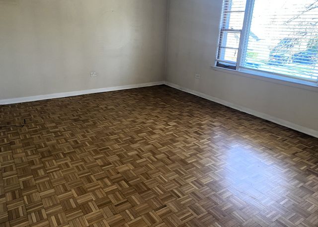 216 9th Avenue 1, La Grange, IL 60525