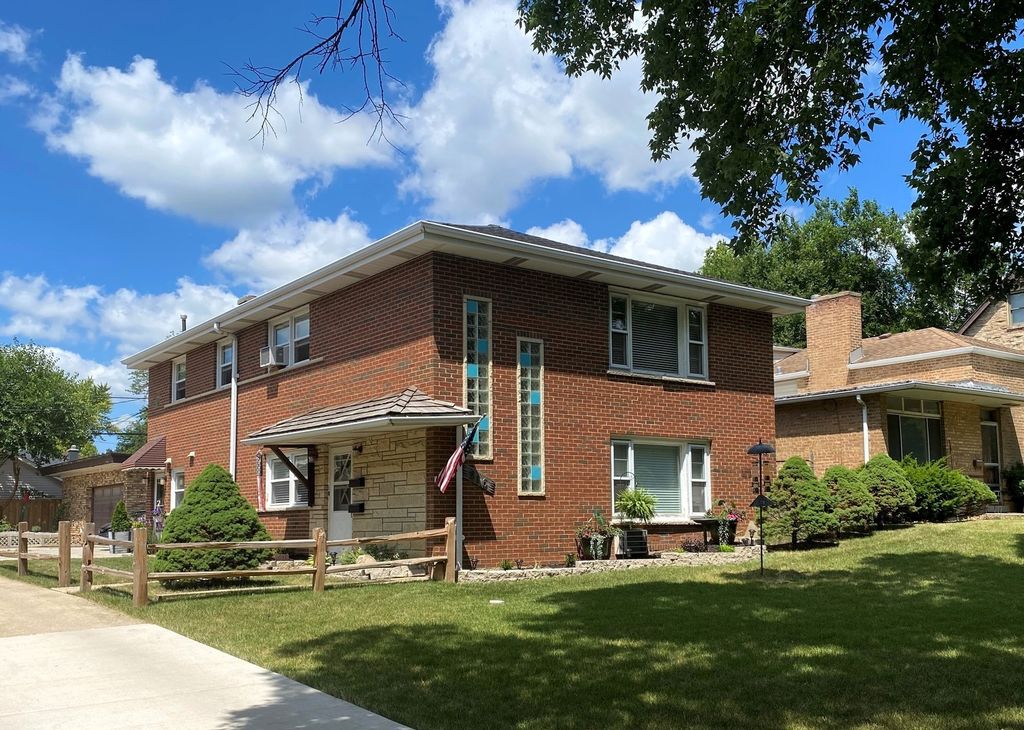 216 9th Avenue 1, La Grange, IL 60525