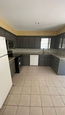 524 Towne House Lane, Richardson, TX 75081