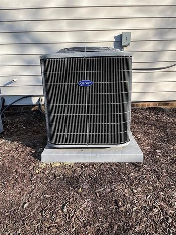 7135 Friendly Avenue, Greensboro, NC 27410