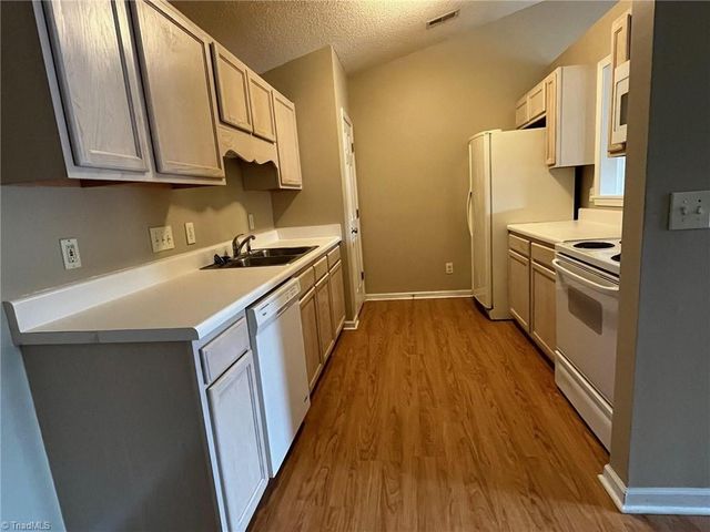 7135 Friendly Avenue, Greensboro, NC 27410