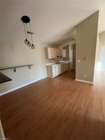 7135 Friendly Avenue, Greensboro, NC 27410