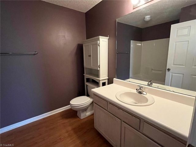 7135 Friendly Avenue, Greensboro, NC 27410