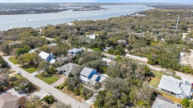 402 Eleventh St, St Augustine, FL 32084