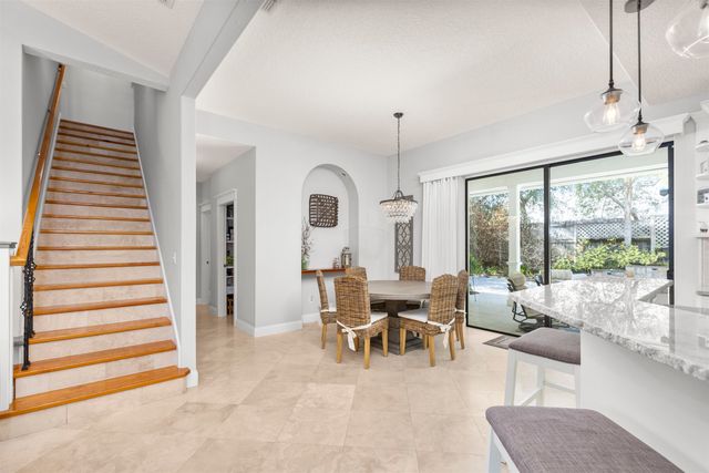 402 Eleventh St, St Augustine, FL 32084