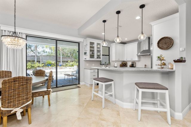 402 Eleventh St, St Augustine, FL 32084