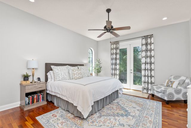 402 Eleventh St, St Augustine, FL 32084