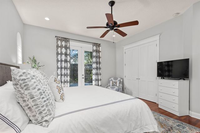 402 Eleventh St, St Augustine, FL 32084