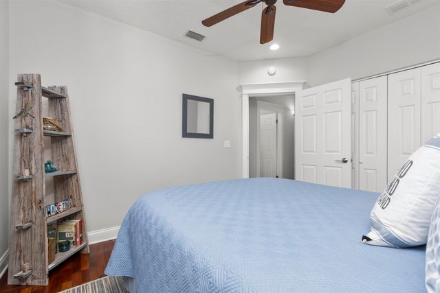 402 Eleventh St, St Augustine, FL 32084