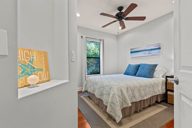 402 Eleventh St, St Augustine, FL 32084