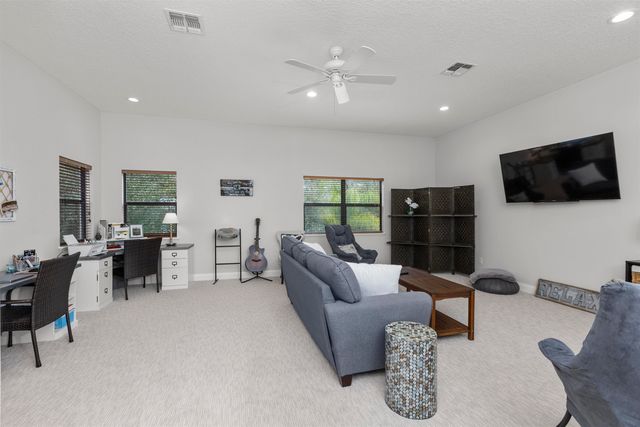 402 Eleventh St, St Augustine, FL 32084