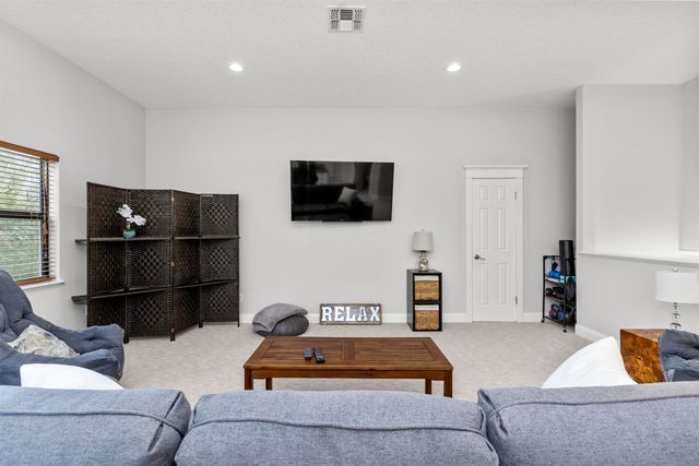 402 Eleventh St, St Augustine, FL 32084