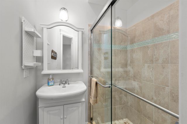 402 Eleventh St, St Augustine, FL 32084