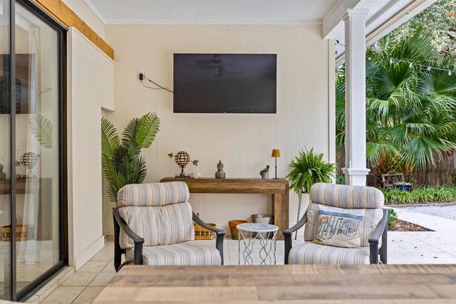 402 Eleventh St, St Augustine, FL 32084