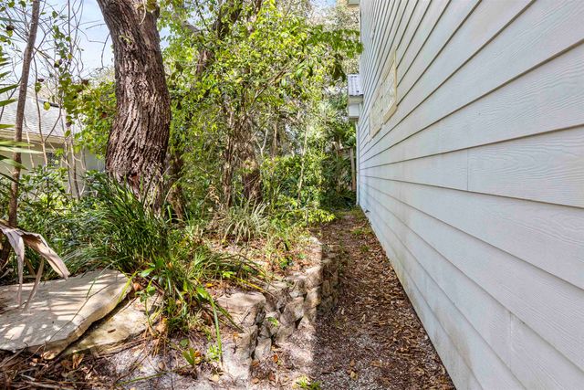 402 Eleventh St, St Augustine, FL 32084