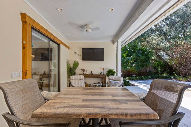 402 Eleventh St, St Augustine, FL 32084