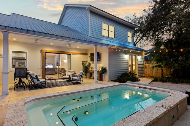 402 Eleventh St, St Augustine, FL 32084