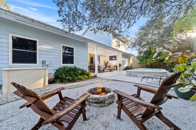 402 Eleventh St, St Augustine, FL 32084