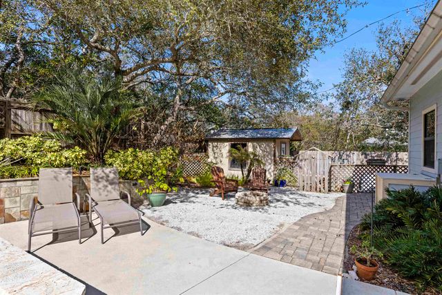 402 Eleventh St, St Augustine, FL 32084