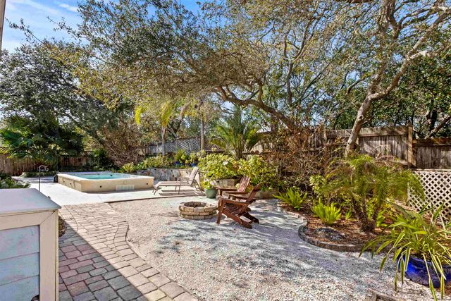 402 Eleventh St, St Augustine, FL 32084