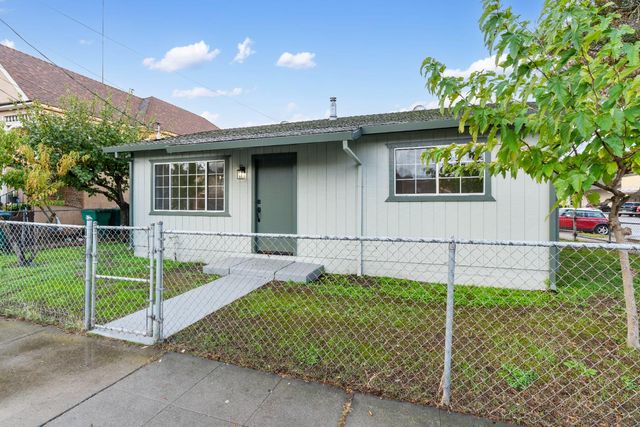 604 E Church St, Stockton, CA 95203