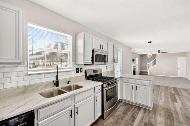 1727 Rice Square, Lithonia, GA 30058