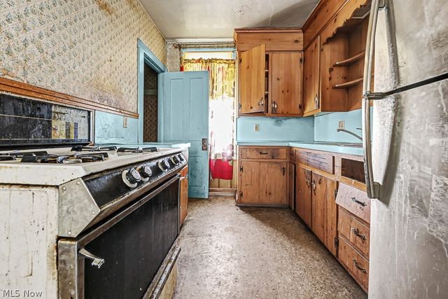 726 S Arch Avenue, Alliance, OH 44601