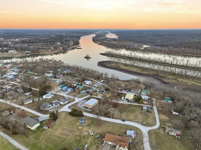 29460 Huse Street, Warsaw, MO 65355