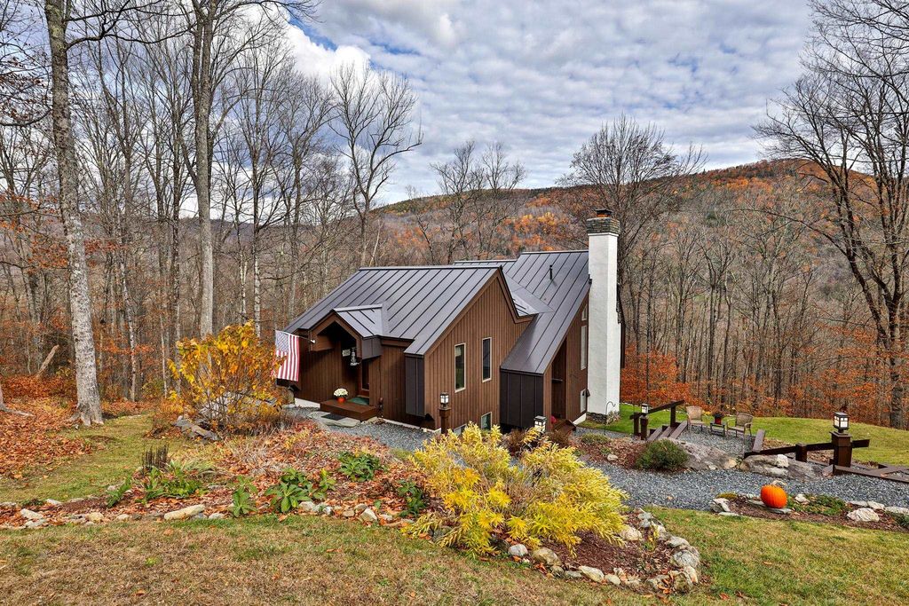 559 Crimson Hawk Road, Plymouth, VT 05056