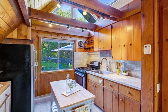 412 Corral De Tierra Road, Salinas, CA 93908