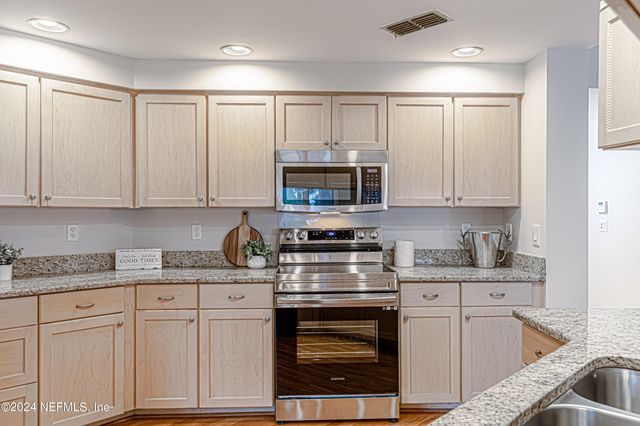 2099 WINTERBOURNE Drive W 308, Orange Park, FL 32073